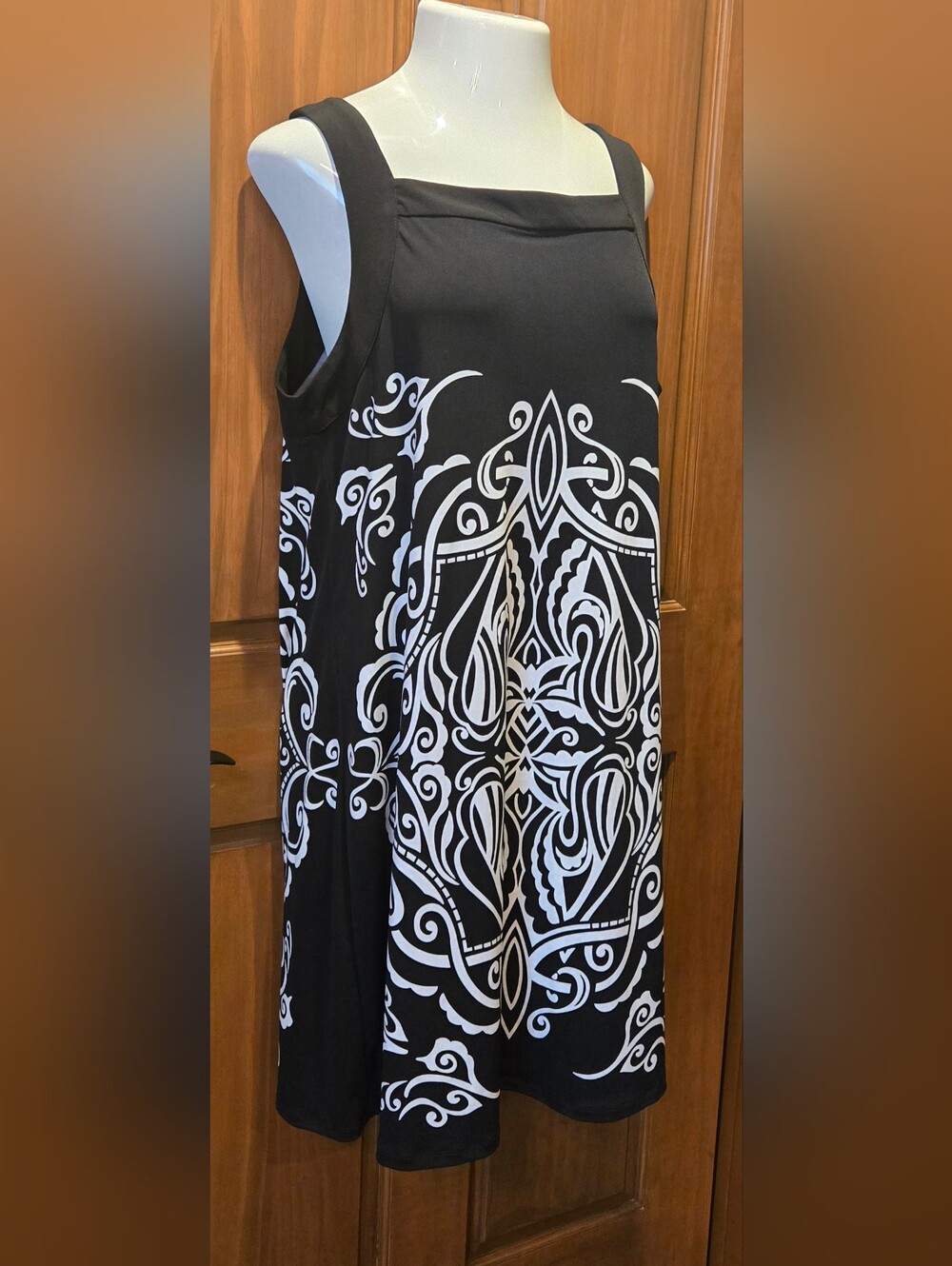 Style & Co. Black and White Sleeveless Midi Dress with Medallion Print